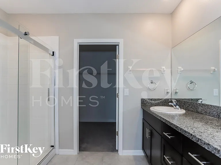 10226 Bright Crystal Ave — Photo 9