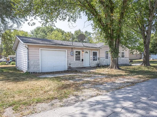 115 E Brown Ave, Osawatomie, KS 66064