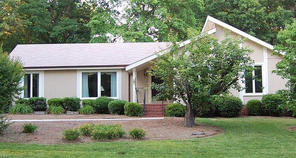 1st image of 216 Village Ln