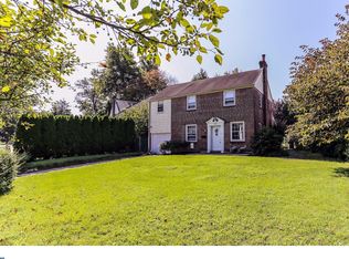 1832 Windsor Park Ln, Havertown, PA 19083