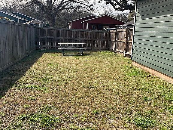 5th image of 207 Shade St