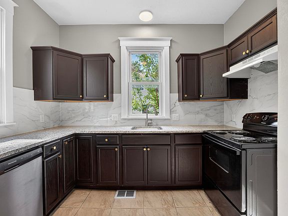 5th image of 1510 N Grant Avenue