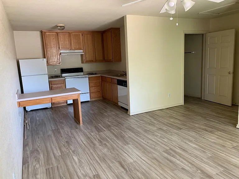 315 Bernard St — Photo 10