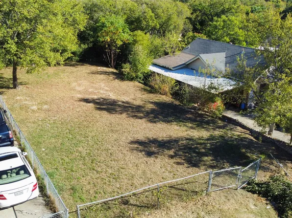 1701 Flanders St, Dallas, TX 75208