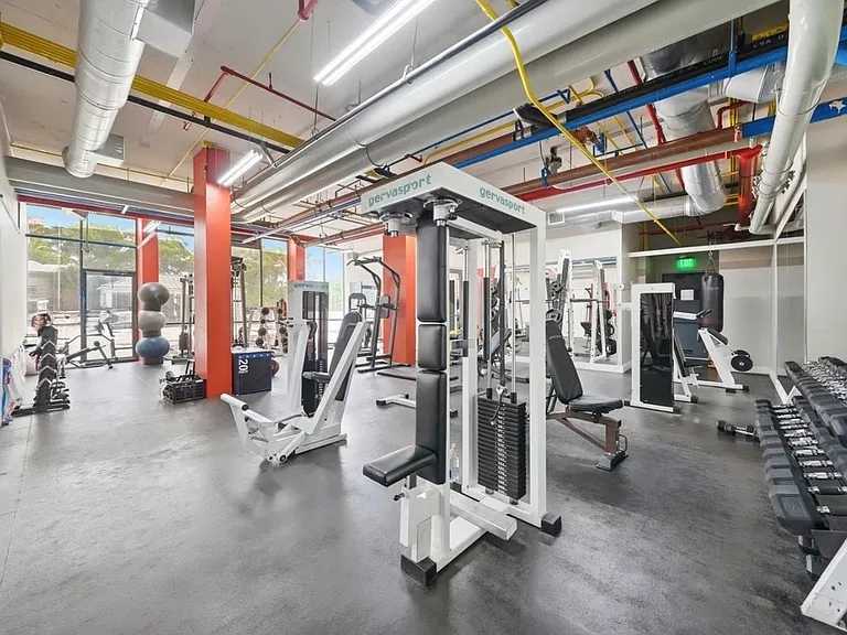 Luxury building's amenities: Full-service GYM with regularly maintained & cleaned equipment, bathrooms with showers & sauna
