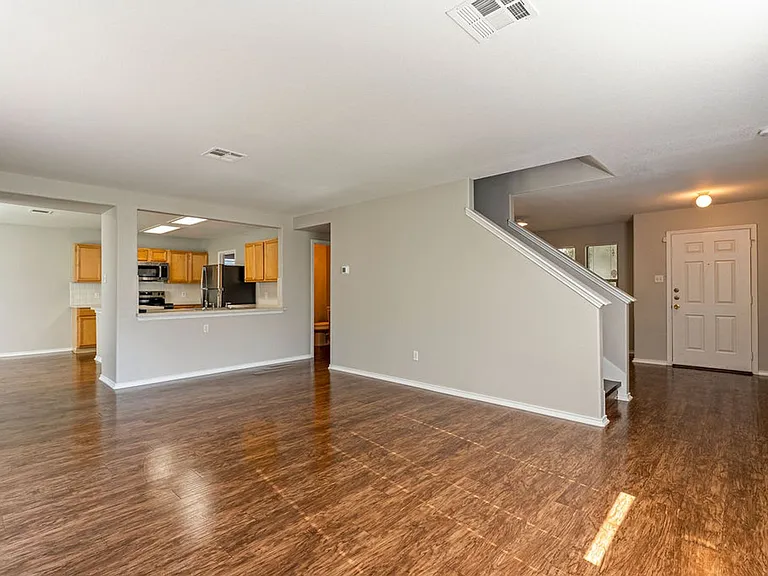 1209 Apollo Cir — Photo 3