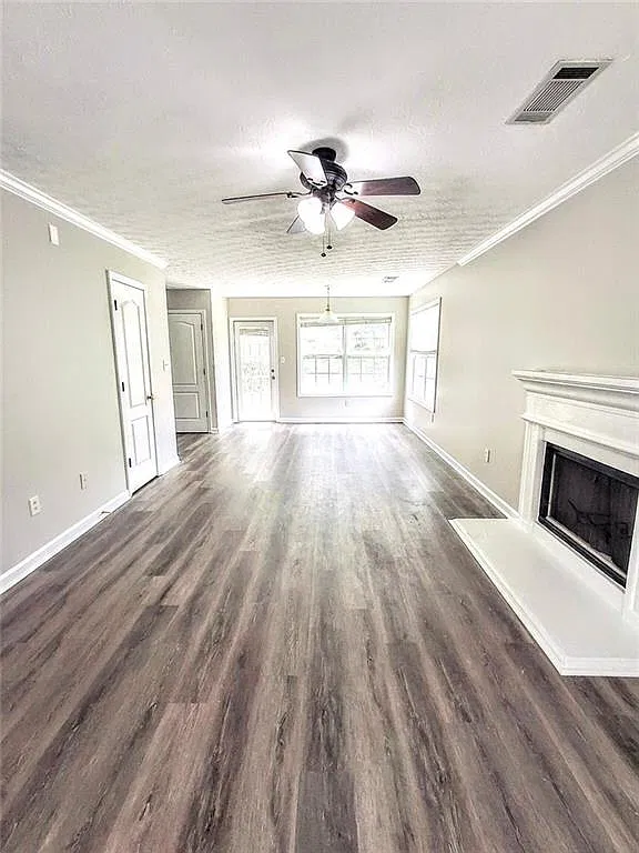 3 bed, 2.5 bath, 1542 sqft, $1,800 — Photo 3