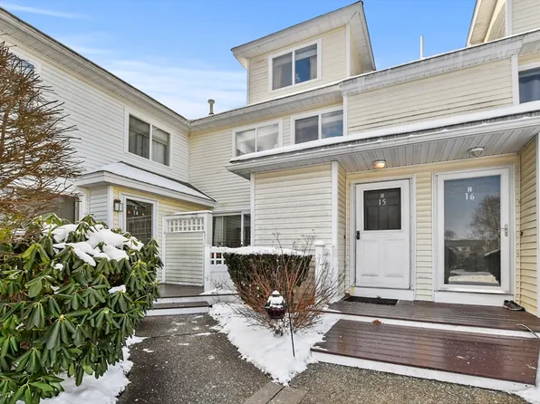 360 Littleton Rd Unit H15, Chelmsford, MA 01824