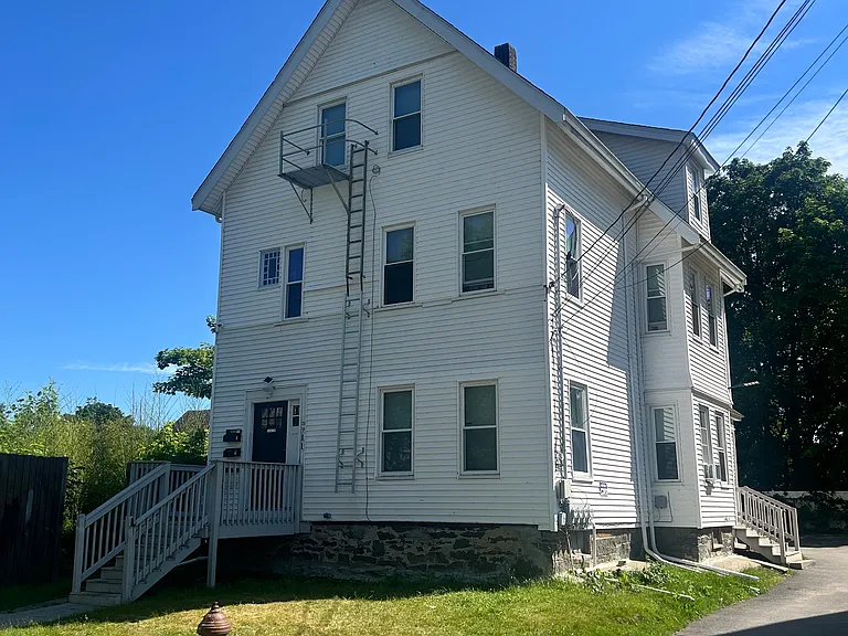 35 Newcomb Pl #3 — Photo 1