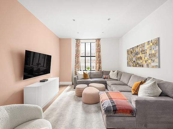 5th image of 100 Barclay St #16H