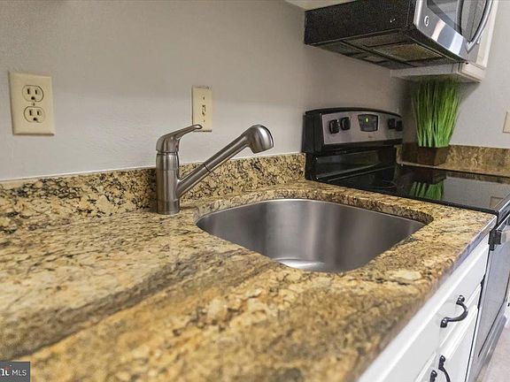 5th image of 2 137th St Unit 206