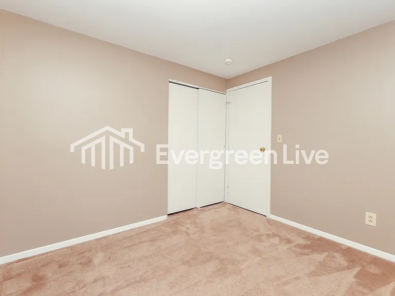 2211 Burnside Dr — Photo 11