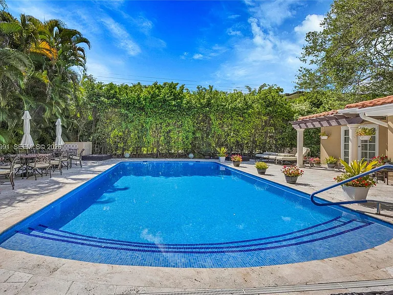 6200 Granada Blvd — Photo 24