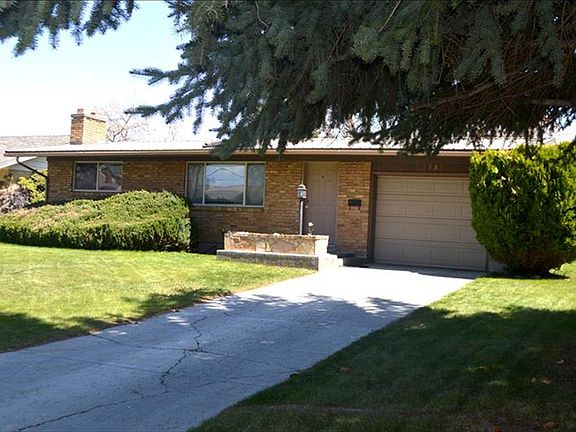 4th image of 1387 Riviera Dr