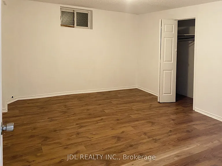 84 Adrian Cres #BASEMENT — Photo 9