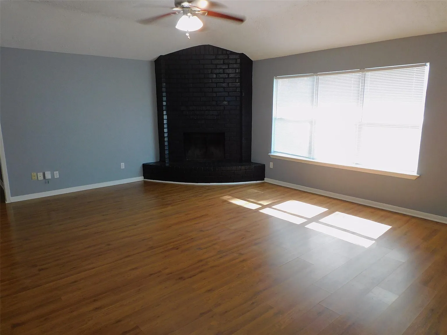 3 bed, 2.0 bath, 1664 sqft, $1,850 — Photo 4