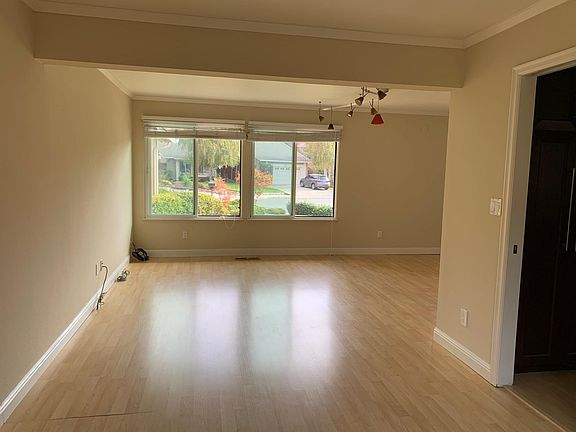 3rd image of 3663 Shady Hollow Ct