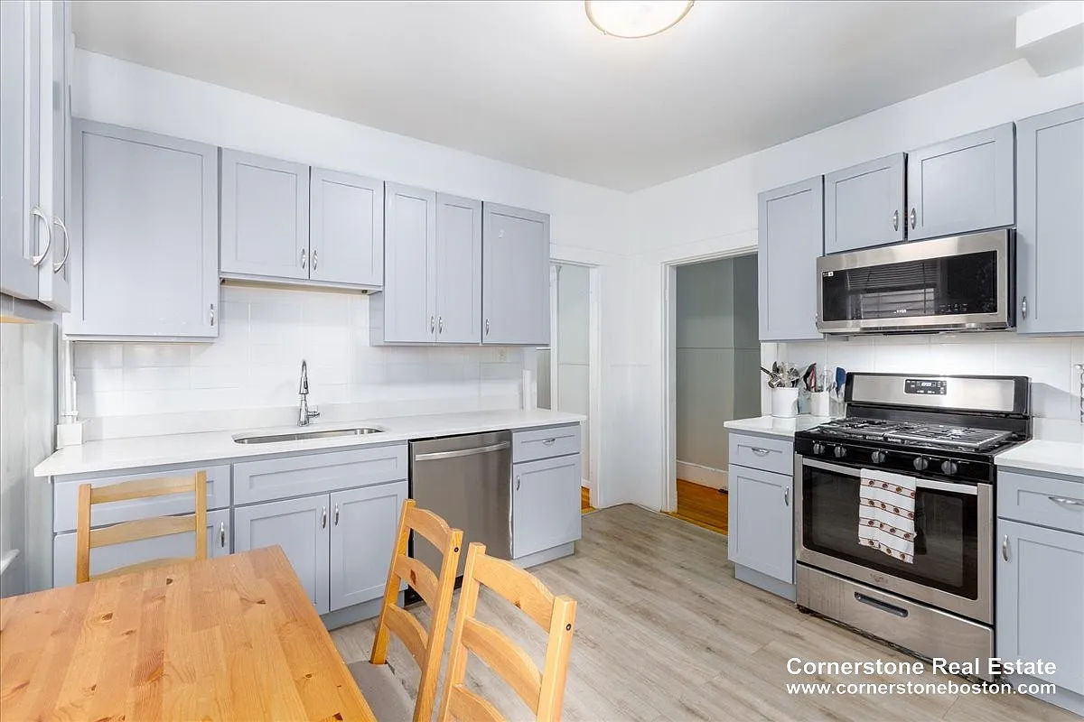 4 bed, 1.0 bath, $4,800 — Photo 1