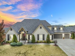215 E 127th St, Jenks, OK 74037