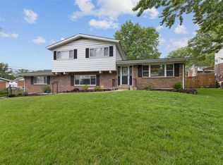 4247 Sunnyview Dr, Saint Louis, MO 63128