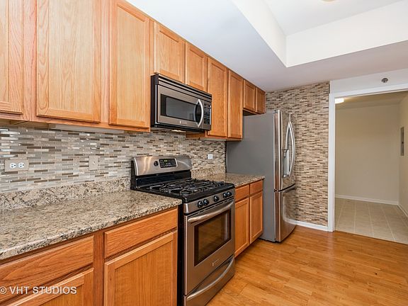 5th image of 6400 N Northwest Hwy APT 313