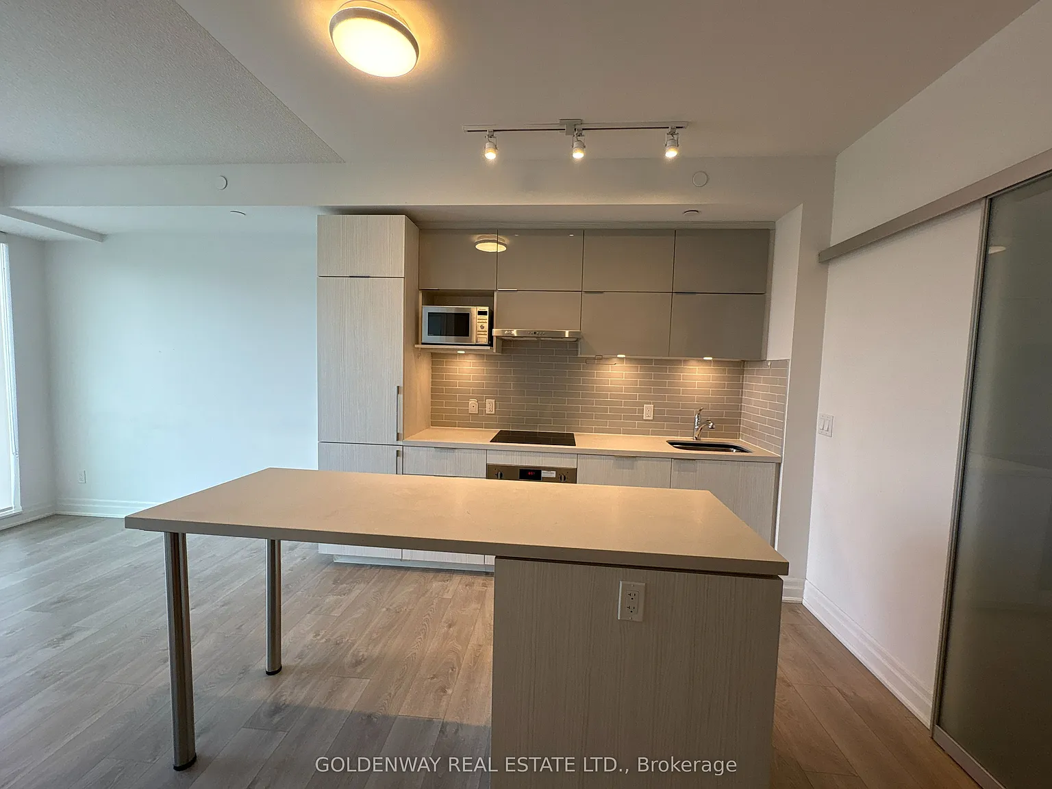 2 bed, $2,600 — Photo 3