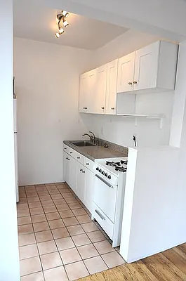 Rented by Aryeh Realty | media 29