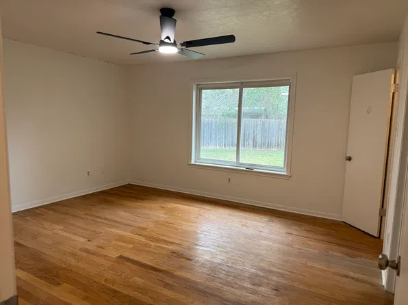 2805 Jennifer Dr, College Station, TX 77845