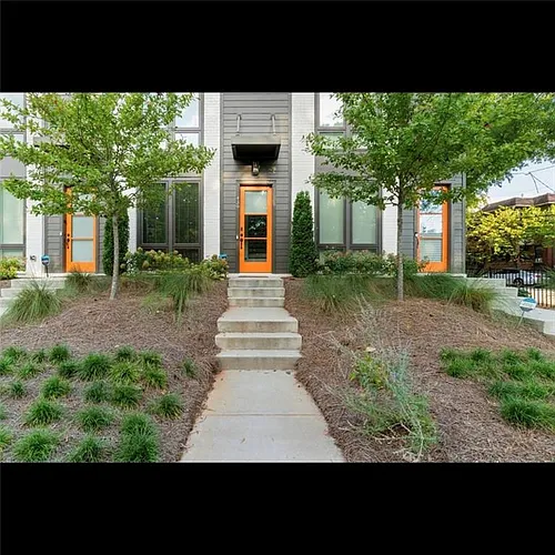 439 Parkway Dr NE Photo 1