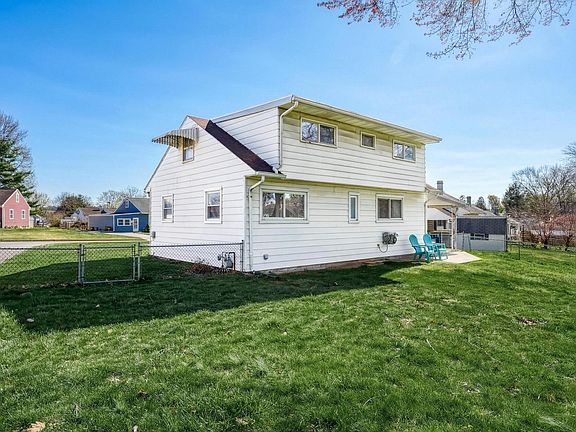 2nd image of 210 Cumberland Dr