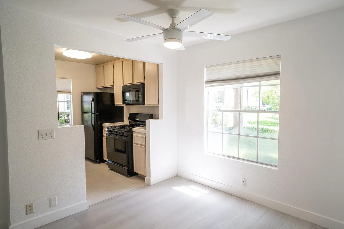 Building Photo - 10780 Aderman Ave #99