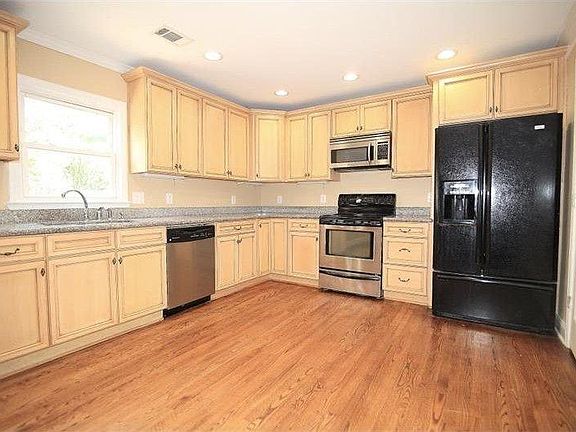 5th image of 447 Robin Ln SE