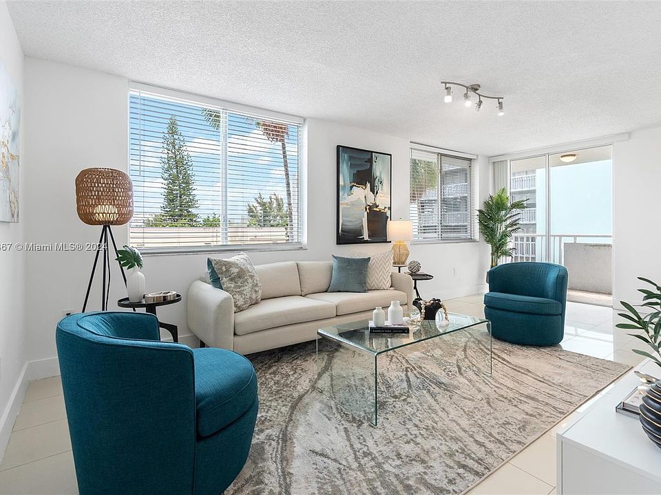 1st image of 7601 Dickens Ave APT 301