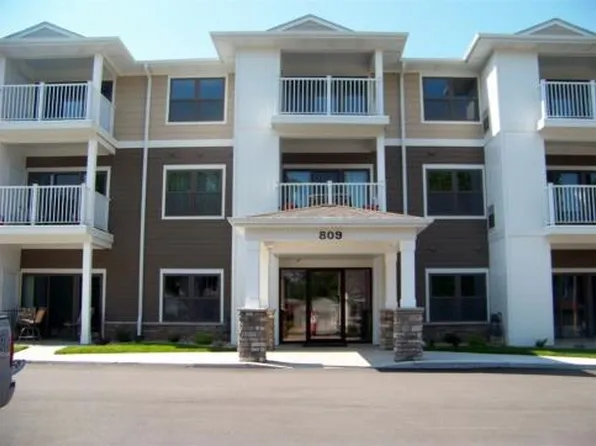 809 7th Ave N APT 203, Clear Lake, IA 50428
