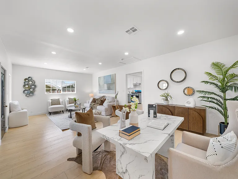 2035 Las Colinas Ave — Photo 18