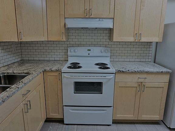 4th image of 2906 Geary St SE