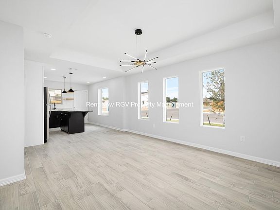 5th image of 3300 Fuerte Ave #2