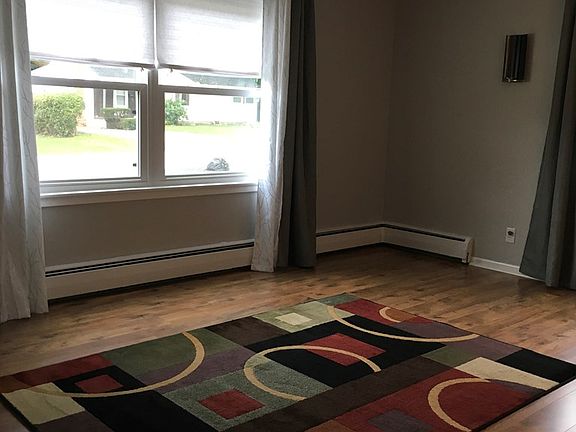 5th image of 1110 Summit Dr