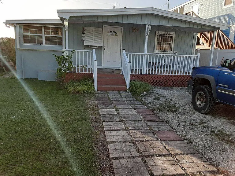 18F Cross St — Photo 7