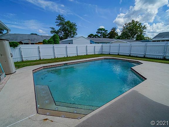 5th image of 504 Wildwood Dr