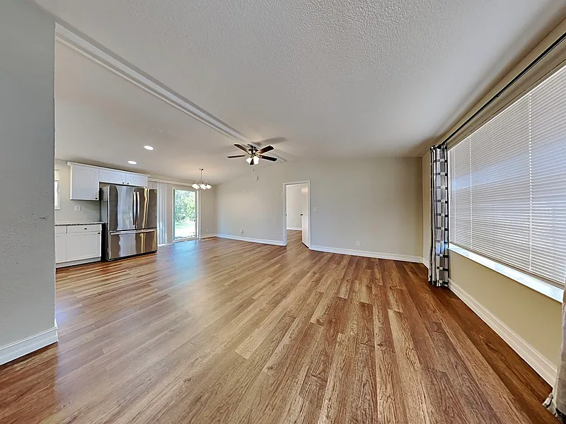 3 bed, 2.0 bath, 1200 sqft, $1,799 — Photo 4