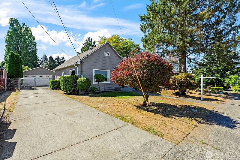 2nd image of 7412 S 8th Street
