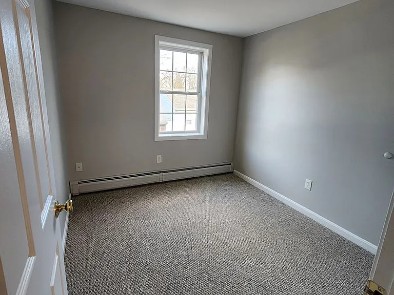 75-77 W Elmwood Ave — Photo 24
