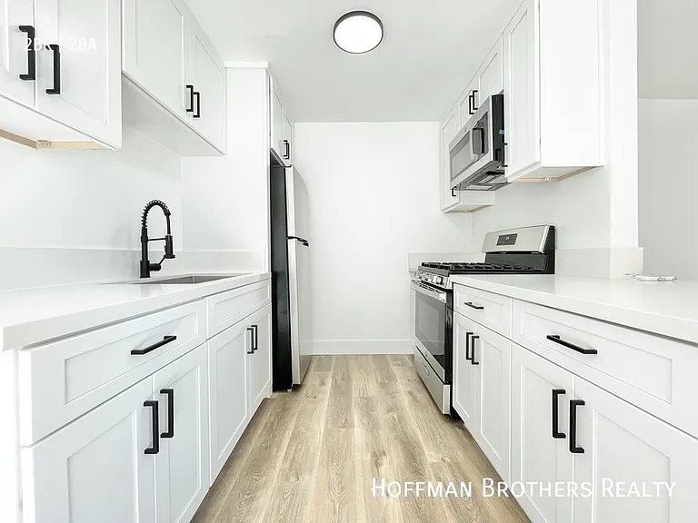 239 S Harvard Blvd #3 — Photo 4