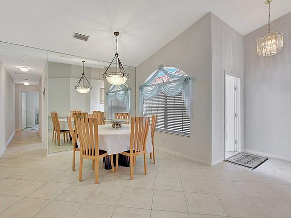 5th image of 6088 Floral Lakes Drive