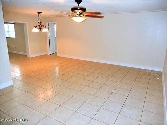 3rd image of 4085 Calendula Ave