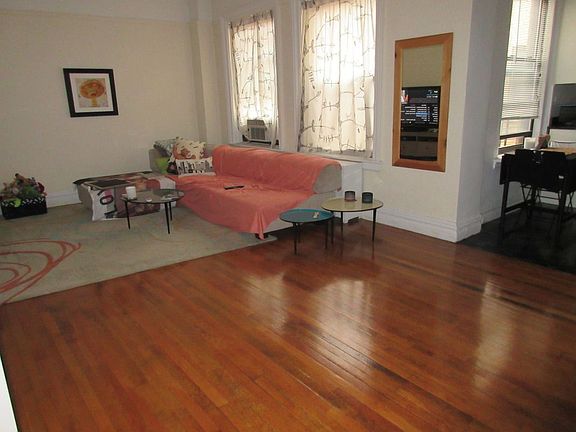 3rd image of 145 W 71st St APT 9B