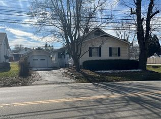 225 W Park Ave, Columbiana, OH 44408