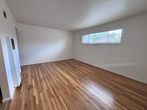 4th image of 3322 J St APT 5