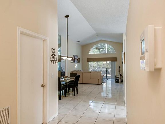 2nd image of 1325 Fairfax Cir E